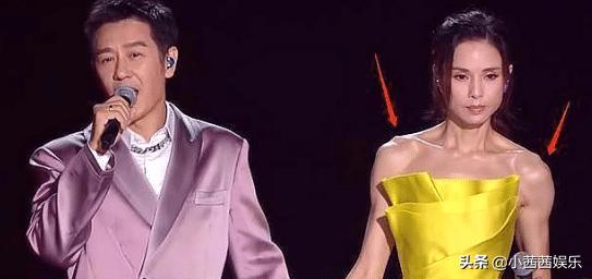 “小龙女”李若彤被指健身过头，肌肉发达，像