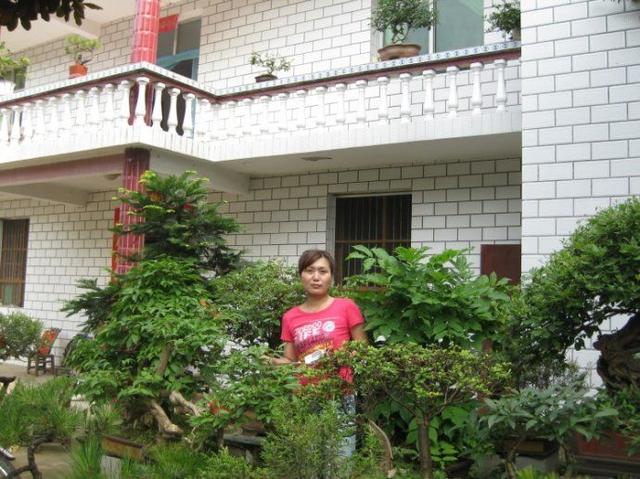 寡妇捡个傻子当丈夫，3年后家里来一人，寡妇从