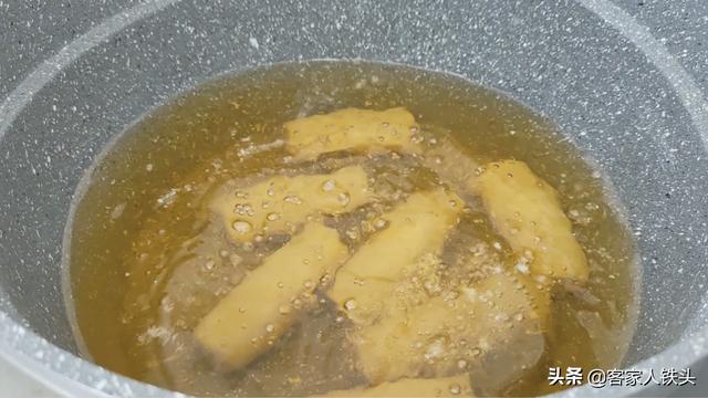 摆酒席设宴，客家人必备的一道酿香芋，酥香下酒，一层更比一层香