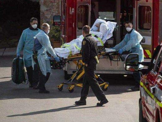 三大“抗疫巨头”沦陷后，特朗普终于害怕了，