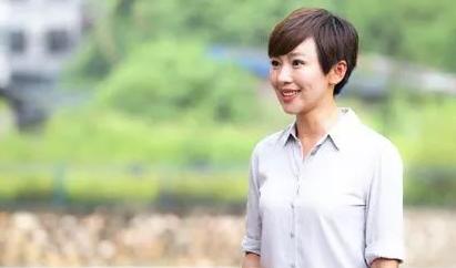 “央视一姐”欧阳夏丹，父亲早逝，母亲患癌，