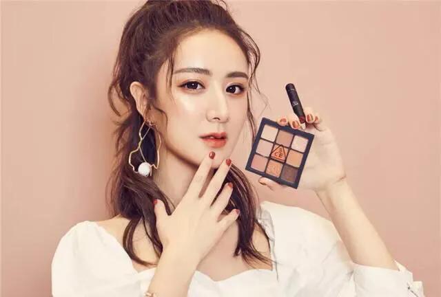 薇娅开610万劳斯莱斯引争议，看到她的作息表后，网友：她配得上