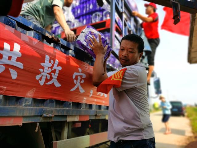 驰援洪灾，江西太古可口可乐在行动