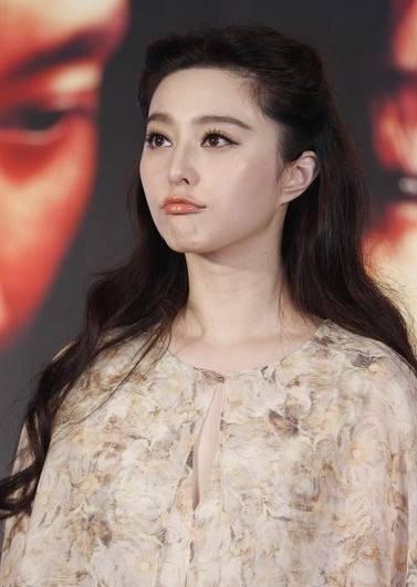 曾官宣自己就是豪门，在遭遇8亿天价罚款后，已默默退出娱乐圈