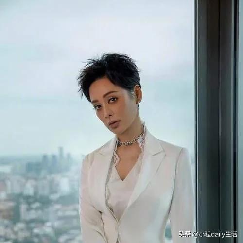 《浪姐》宁静被催交作业，网友笑着说道：像极