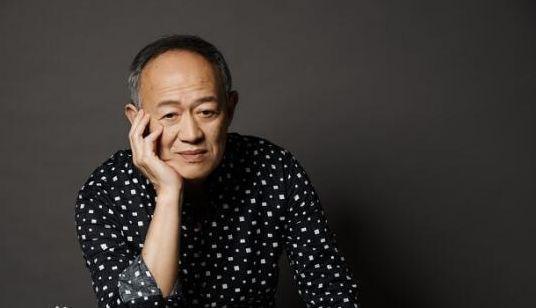 他57岁时娶自己学生，60岁时老来得子，娇妻平日