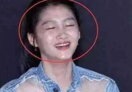 年轻人的第一款风扇，带着“三脚架”的手持风