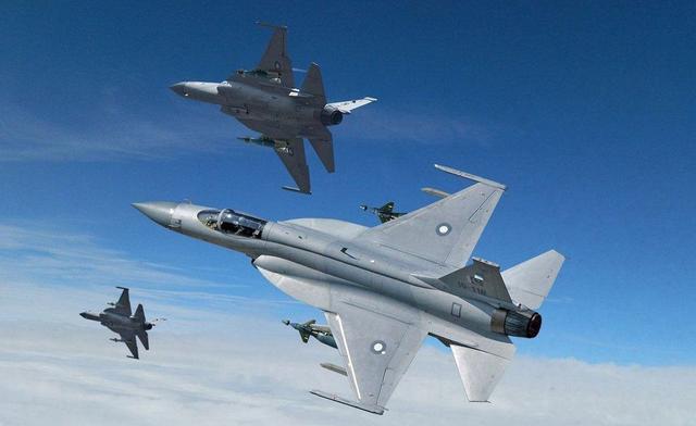 巴铁谢绝中国好意后，另一国却接收大批中国坦