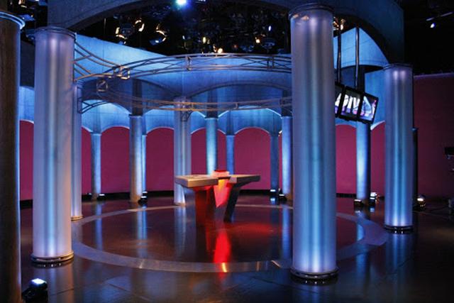 我的小电视美版精彩面世，狗狗绑上摄像机拍摄明星豪宅