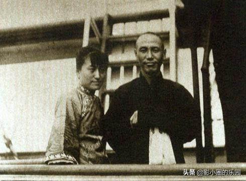 她身价百万，丈夫是国名党委员长，养女成了上海政协委员