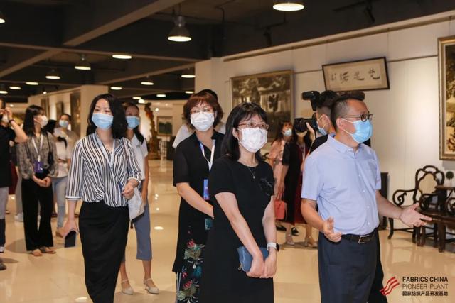 基地沙龙 | 2020年度第三次基地成员日—走进大浪时尚小镇活动在深圳成功举办