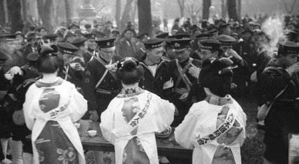 侵略者的后盾！揭秘二战时期日本女人私生活
