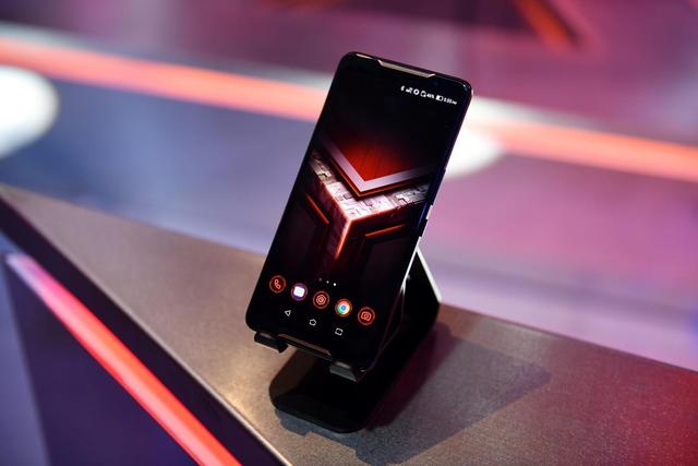 ROG携手腾讯游戏打造顶级手游装备，ROG游戏手机