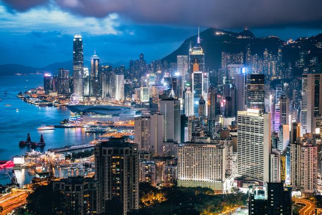 花旗：中概股回归香港带动资金流入！沽空港元