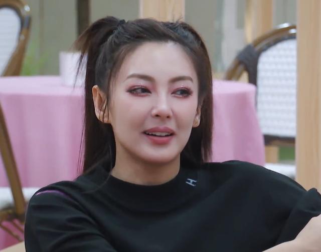 莹写|伊能静为蓝盈莹写小作文 力证关系未有不和愿成为她温暖的姐姐