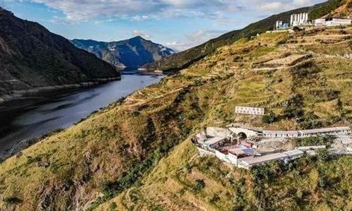 堪称奇迹！中国打通横断山脉万米隧道，亿方水库穿洞而过