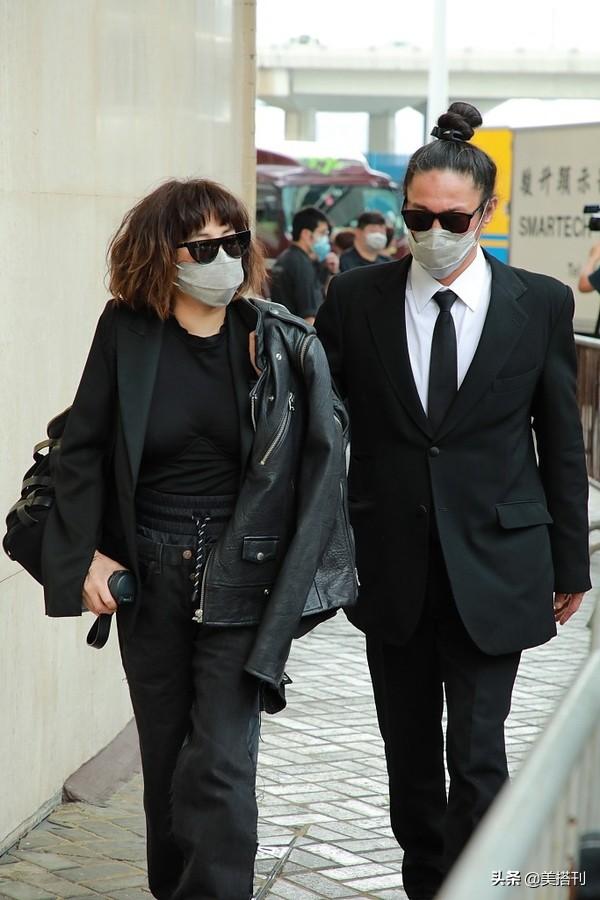 赌王设灵仪式，郭晶晶霍启刚十指紧扣，奚梦瑶