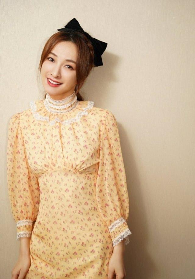 吴昕瘦身成功后有多自信？直接短裤当裙子穿，全场最潮的就是她