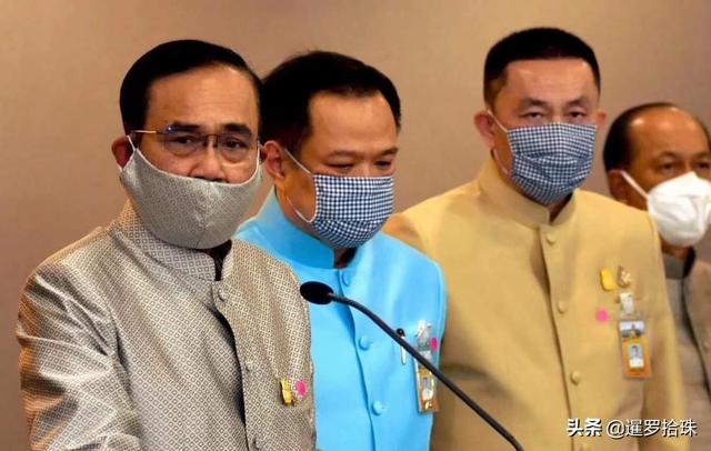 巴育宣布泰国紧急状态，反对党抨击其侵犯人权，网友们的评价亮了