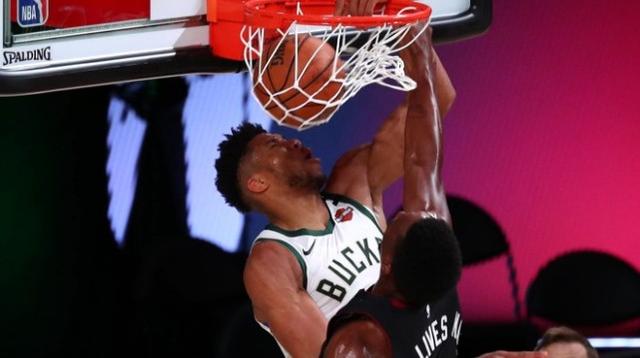 兩分球13中13超姚明！字母哥一戰打爆「終結者」，公鹿23分逆轉又創紀錄！（影）-黑特籃球-NBA新聞影音圖片分享社區