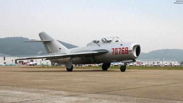 好消息传来，美媒列出歼10一长串优点，直接碾压美F16