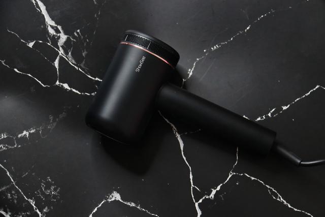 小适高速电吹风上手体验，让头发感受万般呵护