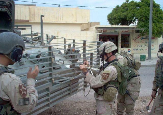 战狼2吴京用铁丝网挡RPG，在现实中能做到吗？