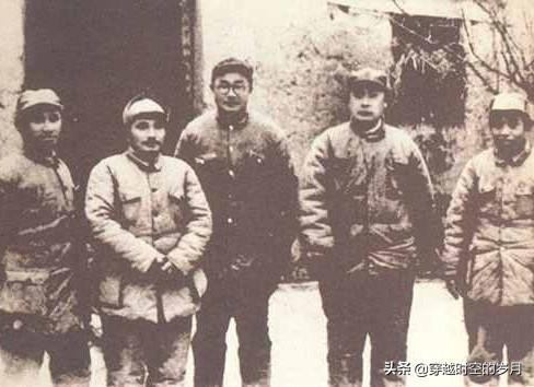 渡江战役中，因为“紫石英”号事件，中英双方