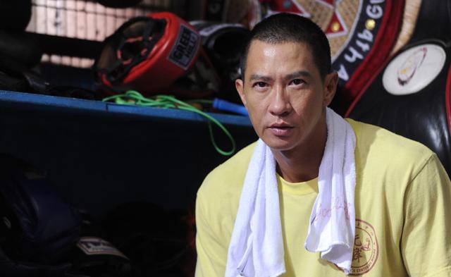 1995年，张家辉去见了关咏荷父母，几天之后却对