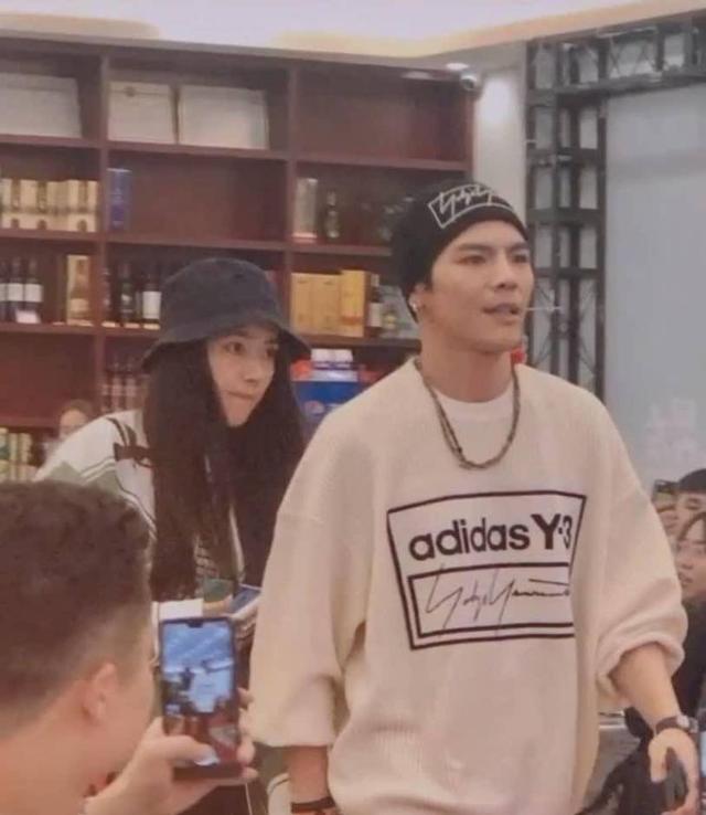 娱乐圈富太太大比拼，奚梦瑶最幸运，郭碧婷最