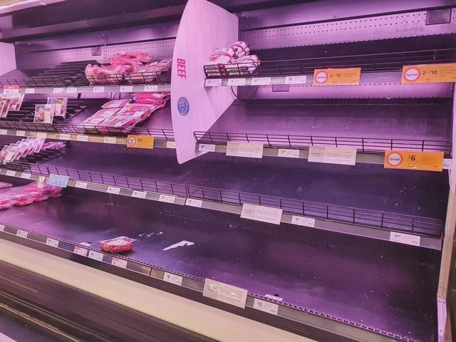 澳洲人又开始疯狂囤货，超市肉类都被扫空，大家欲哭无泪