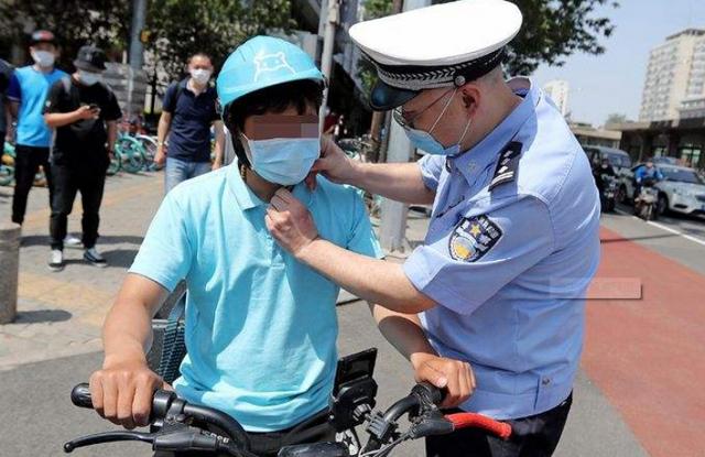 电动车上路还要买车险？车主炸锅了，跑这么慢