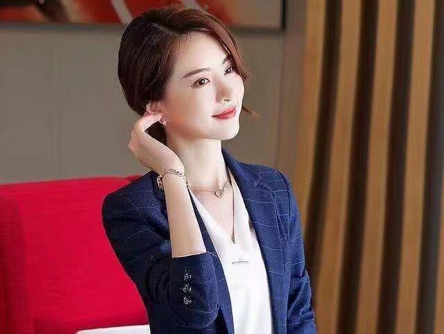 38岁南京富婆招男司机，包吃、包住月薪9万，但