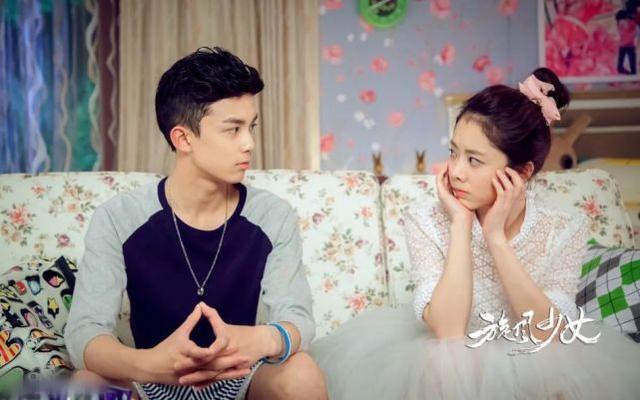 真不老美魔女！50岁看着像20，怪不得能嫁小12岁老公！