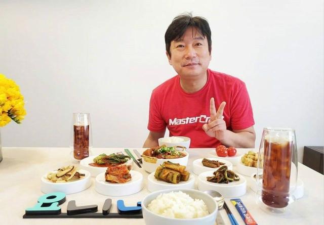 《我独自李食堂》山村食堂开业！7月首播确定