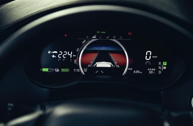 开启"触电"新生活，与广汽丰田纯电SUV C-HR EV一同进化