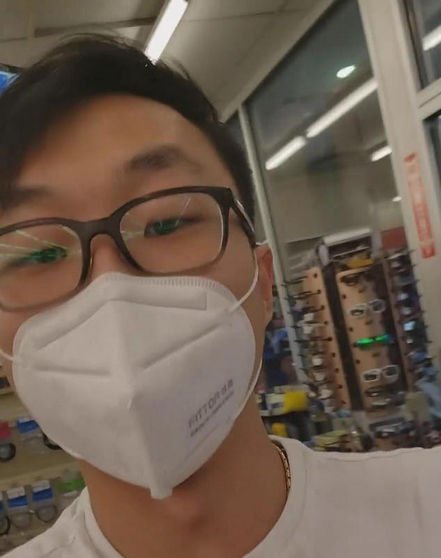 美国男子商店内袭击亚裔，辱骂并怪罪他是带来