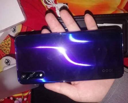 vivo新机官宣，旗下256GB+骁龙855，跌至2298元