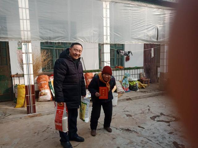 莒南县派第一书记李锋玉：牢记使命，做好群众的“贴心人”