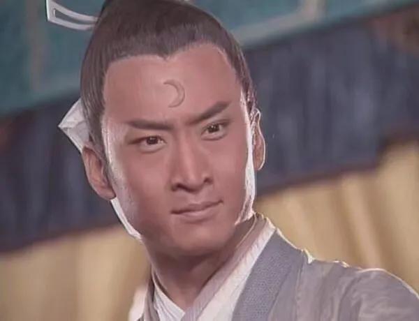 厕所：周杰餐厅借厕所被痛骂自曝想打人 网友：素质这么低远离他就是了！