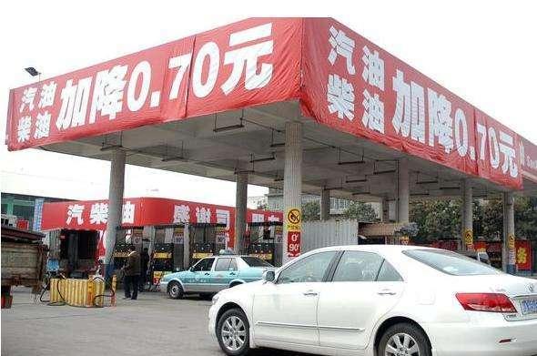 为啥私人加油站不仅价格低，还免费洗车？离职加油工告诉你实情