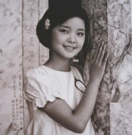 他毕业于黄埔军校一生籍籍无名，去台湾后生个女儿成家喻户晓明星