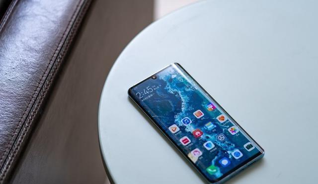 华为冲刺销量，价格缩水2100元，128GB+50倍远射+