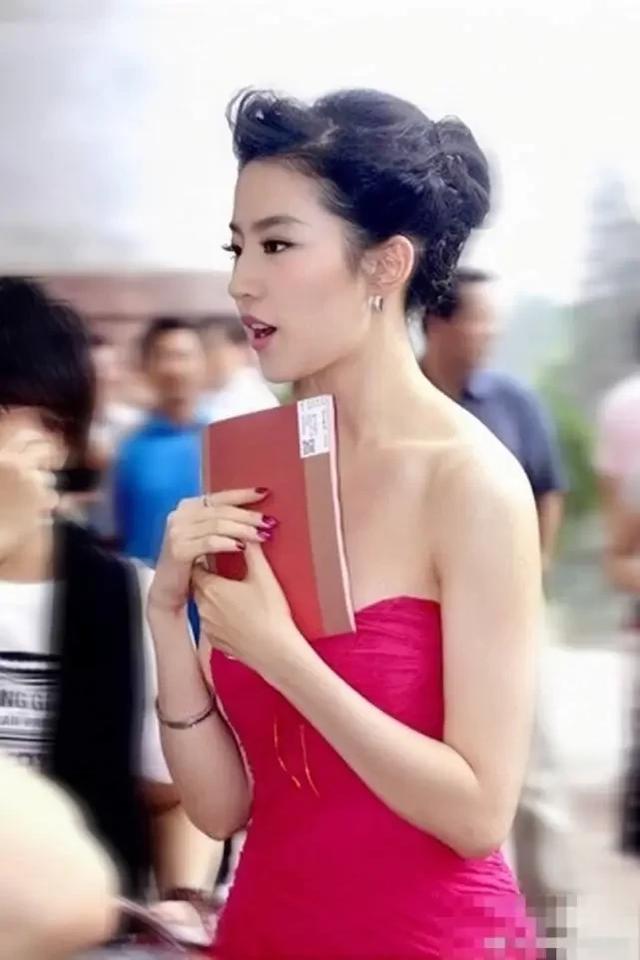 赵丽颖的生图只能算一般的美，这位才是神颜，