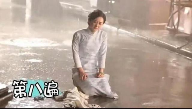 不斷被比較的楊冪和趙麗穎：00后都當(dāng)影后了，85金花還在“暗戰(zhàn)”