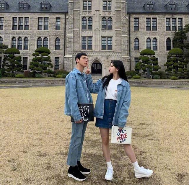 情侣装的正确打开方式,几组大学生情侣的穿搭LOOK,活力满满