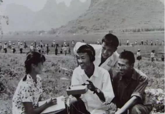 70年代的珍贵老照片：回不去的纯真年代，曾经人