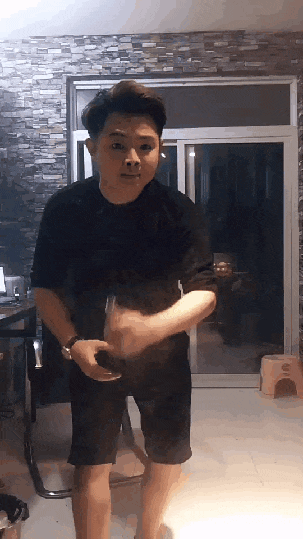 搞笑GIF：你不好好学习打扰人家干嘛啊