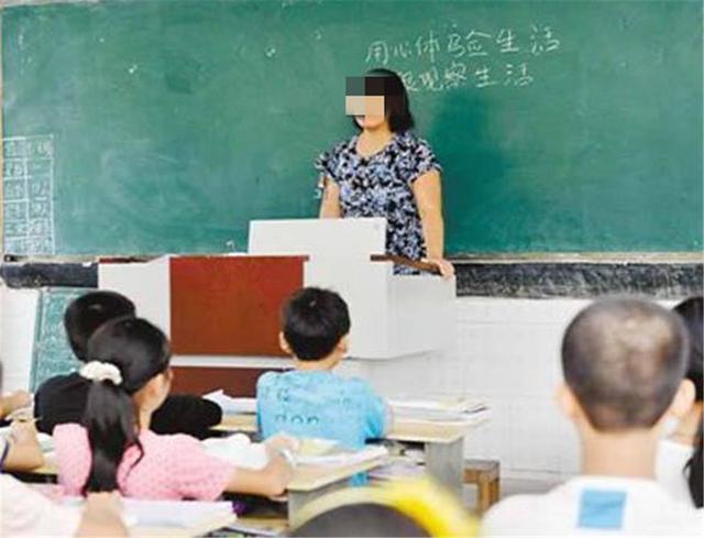 有种“师生默契”叫家长签名，学生自觉没破绽，老师：傻得真可爱