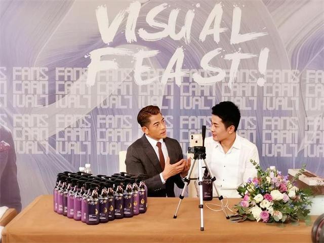 邀请佟大为直播卖货，此前李连杰、成龙也给面